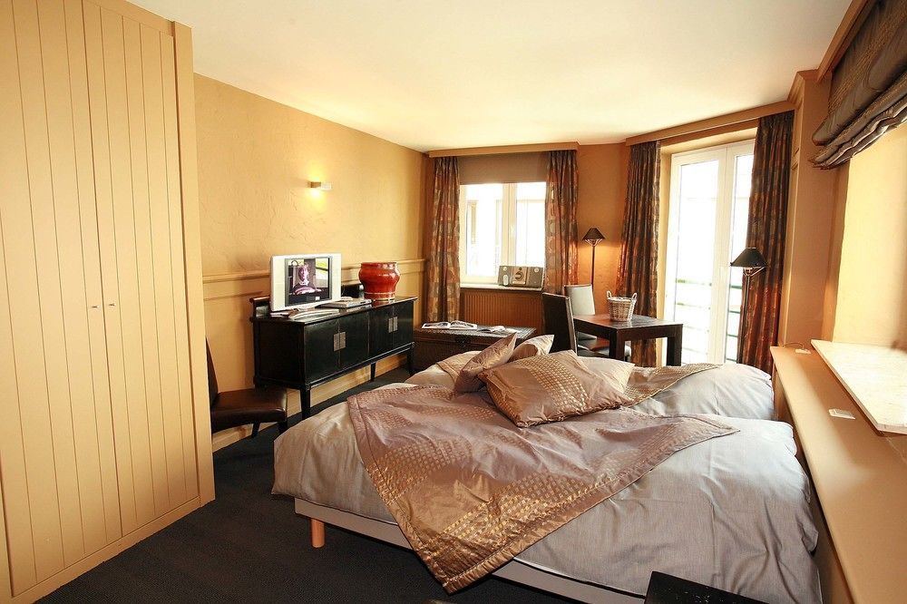 Отель Residentie De Laurier Кнокке-Хейст Экстерьер фото